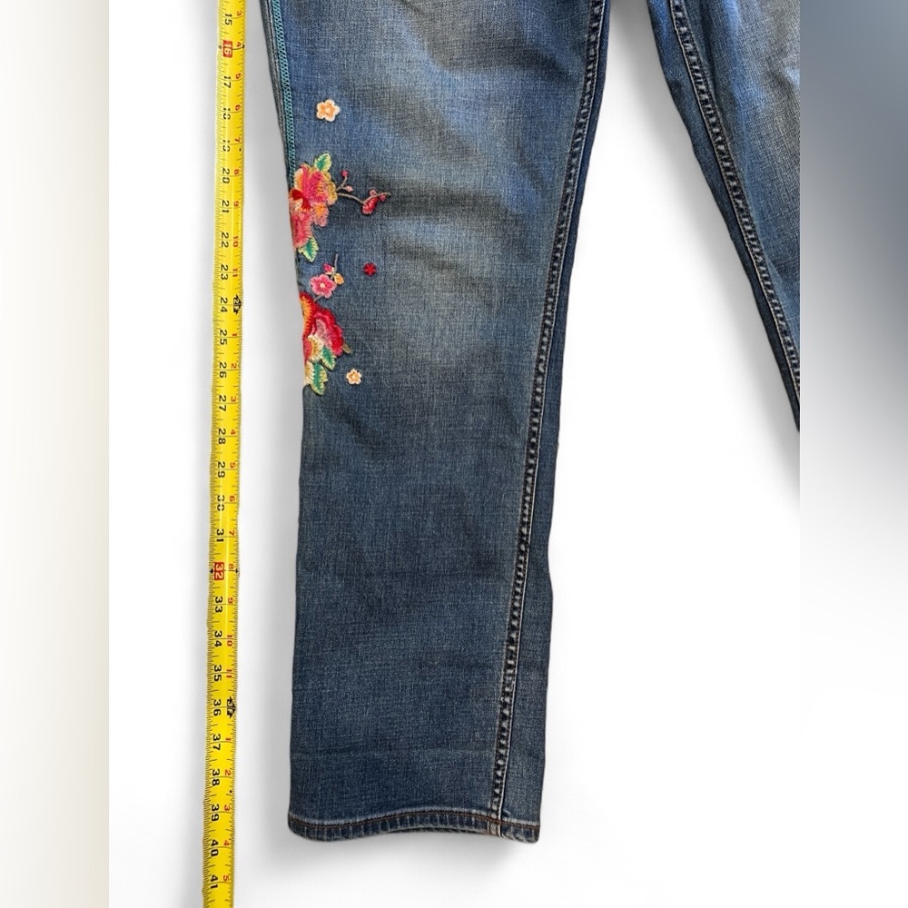 Full length Women’s Johnny Was Embroidered Blossom Boyfriend Jeans size 32 JWLA - Picture 8 of 11
